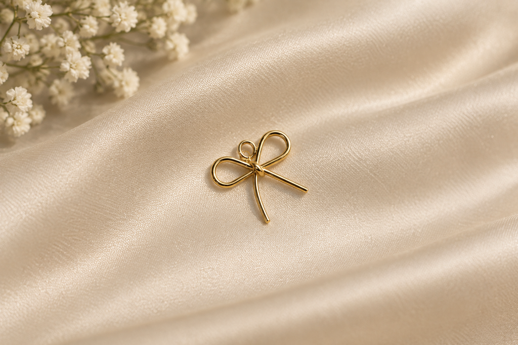 Bow charm