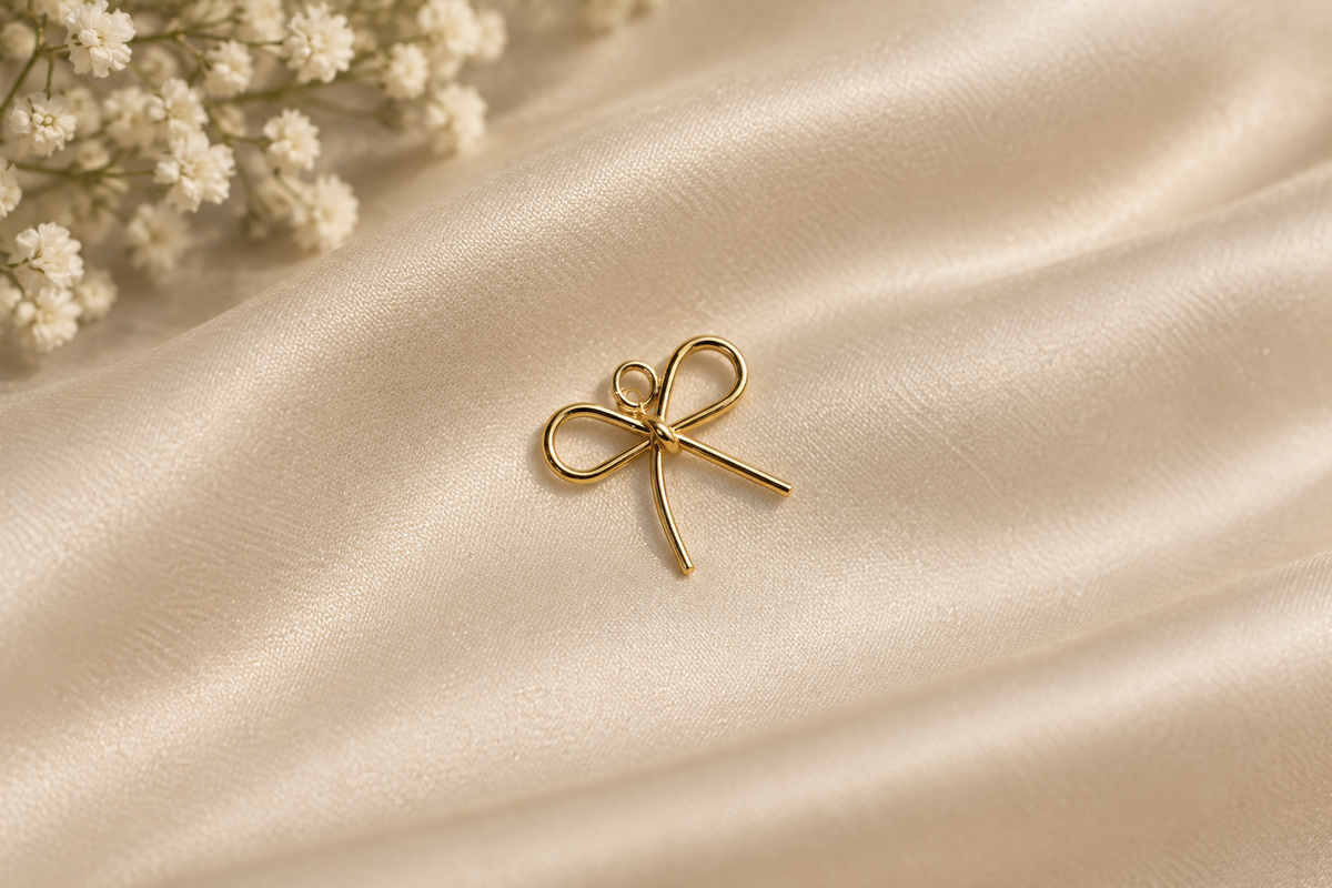 Bow charm