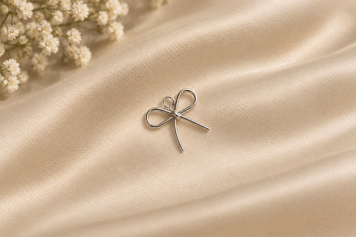Bow charm